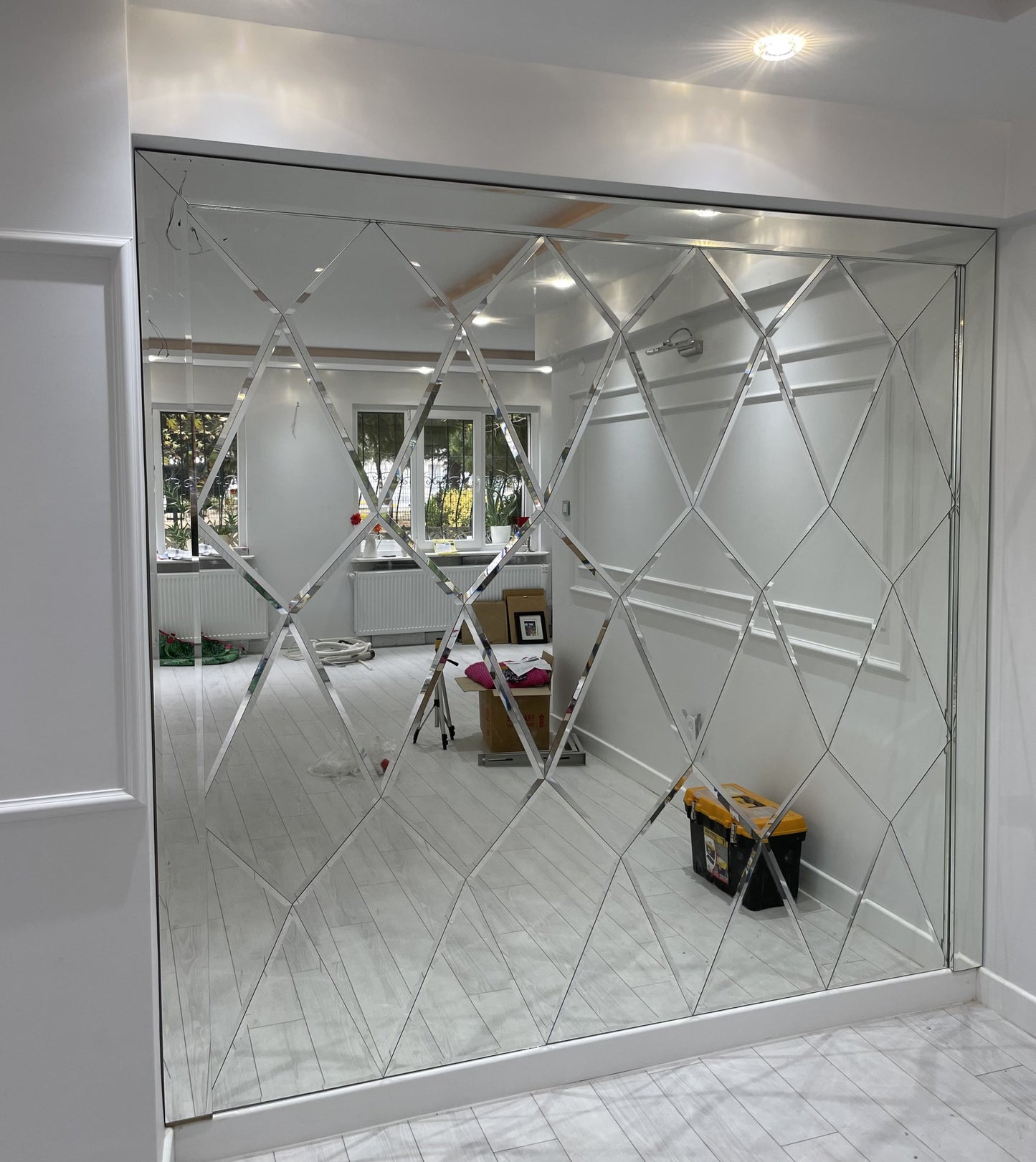 Diamond Shape Designer Mirror Tiles with Bevel for Wall