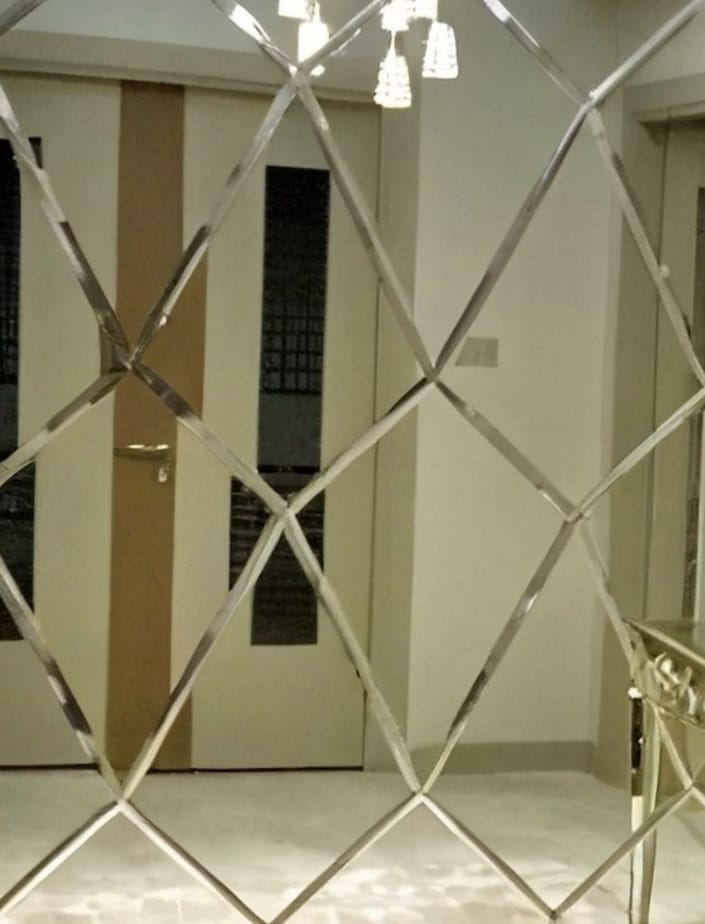 Diamond Shape Designer Mirror Tiles with Bevel for Wall