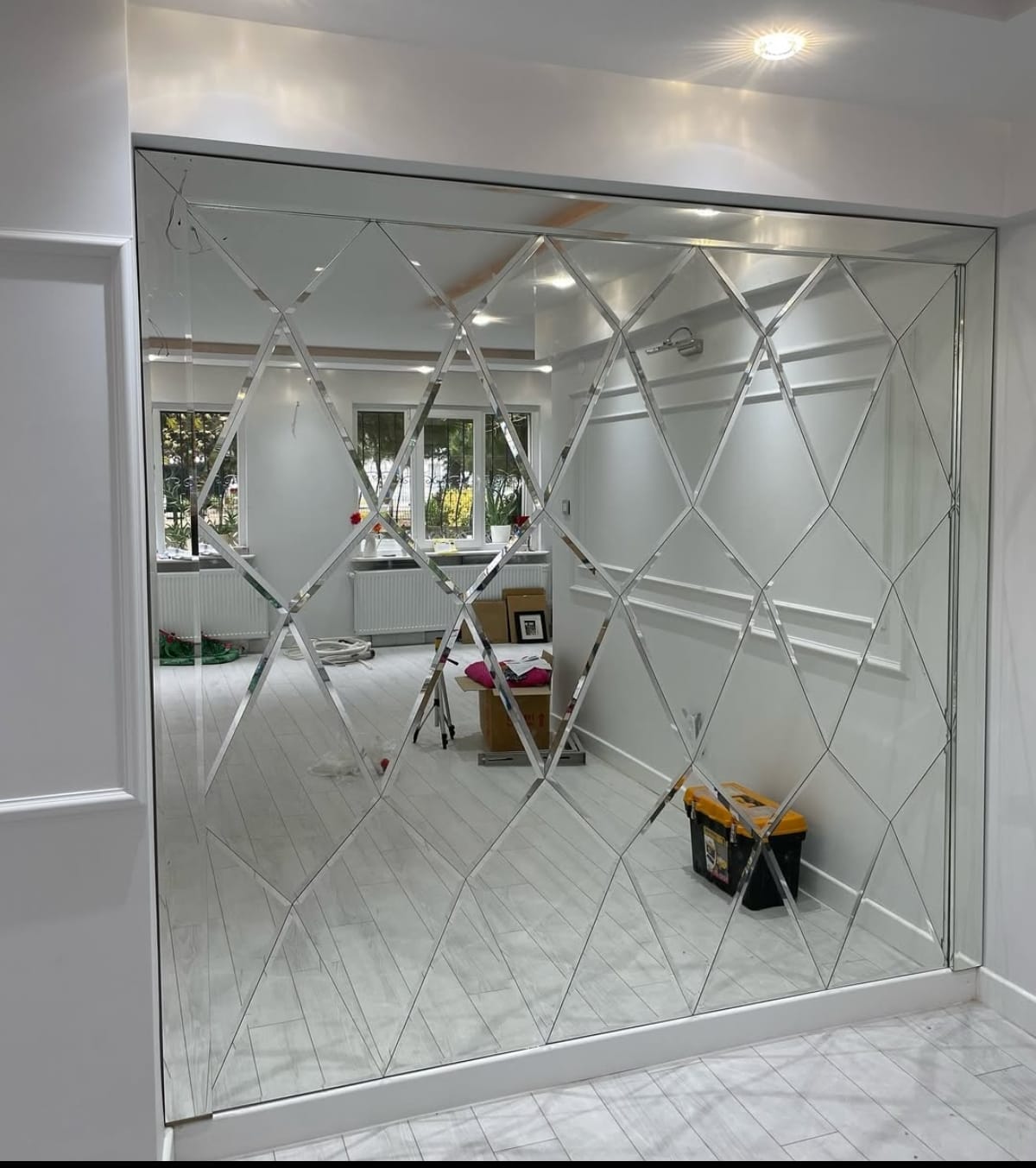 Diamond Shape Designer Mirror Tiles with Bevel for Wall
